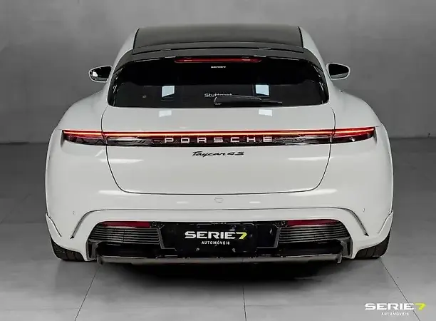 Porsche Taycan - Imagem 12