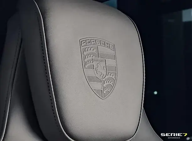 Porsche Taycan - Imagem 17