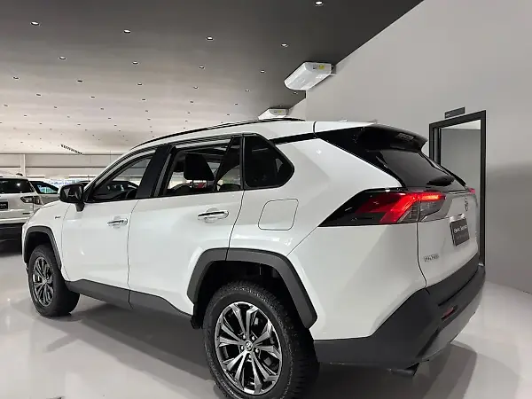 Toyota Rav4 EV - Imagem 6