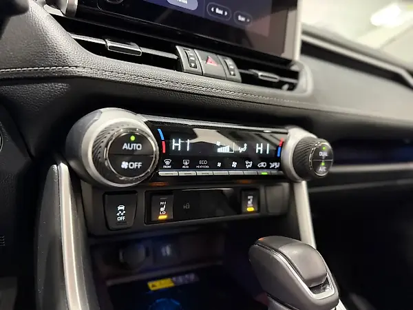 Toyota Rav4 EV - Imagem 10