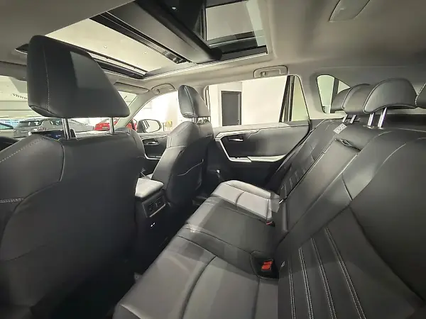 Toyota Rav4 EV - Imagem 13