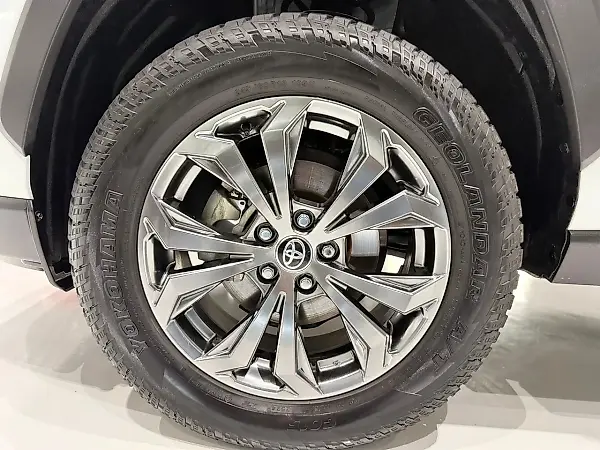 Toyota Rav4 EV - Imagem 14