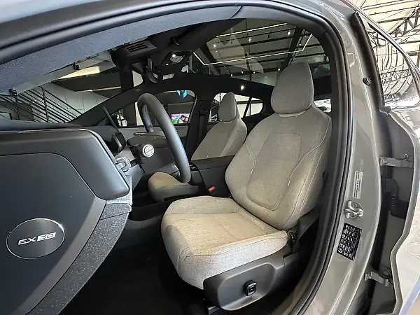 Volvo Ex90 - Imagem 10
