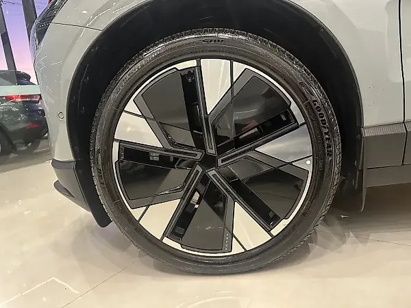 Volvo Ex90 - Imagem 13
