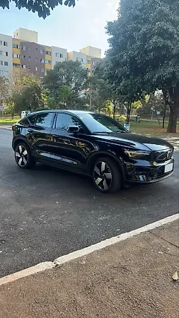 Volvo EX40 - Imagem 3