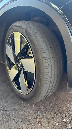 Volvo EX40 - Imagem 4