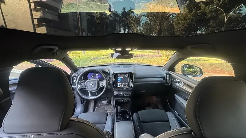 Volvo EX40 - Imagem 15