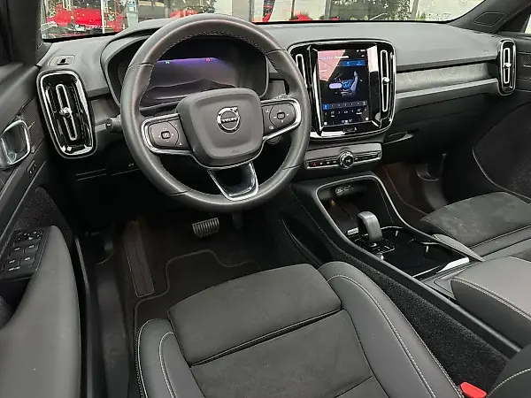 Volvo EX40 - Imagem 3