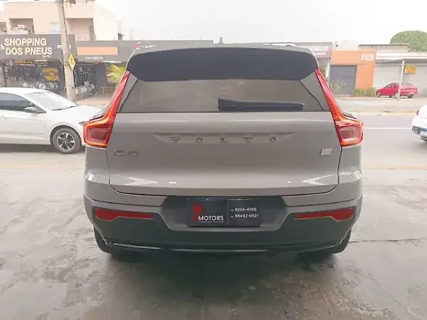 Volvo EX40 - Imagem 4