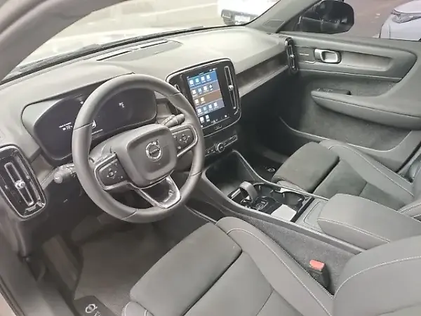 Volvo EX40 - Imagem 5