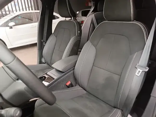 Volvo EX40 - Imagem 7