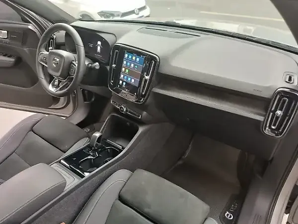 Volvo EX40 - Imagem 10