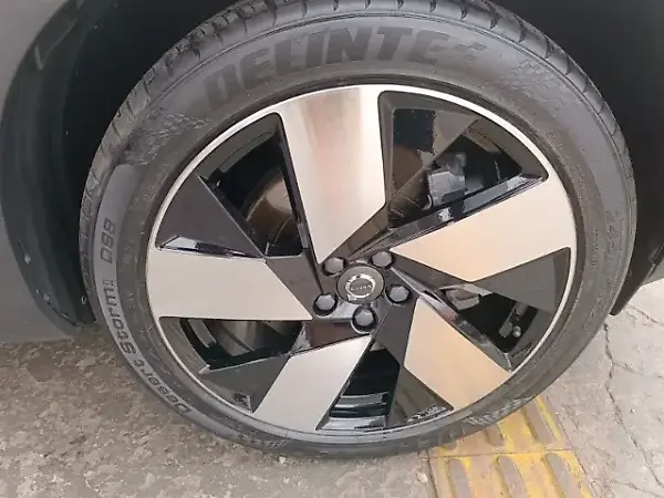 Volvo EX40 - Imagem 15