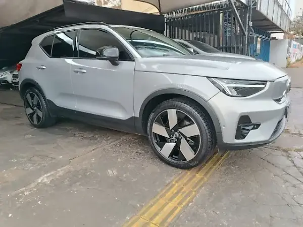 Volvo EX40 - Imagem 18