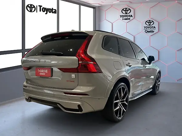 Volvo Xc60 Plug-in Hybrid - Imagem 4