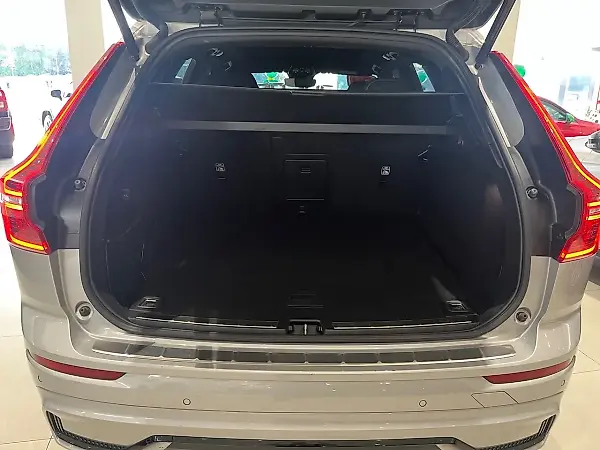 Volvo Xc60 Plug-in Hybrid - Imagem 9