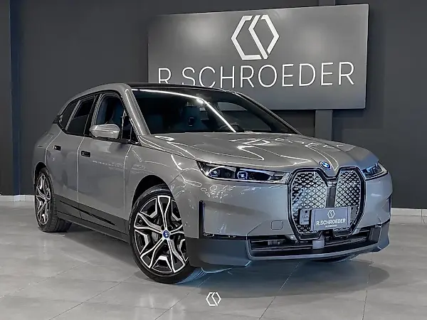 BMW Ix - Imagem 2