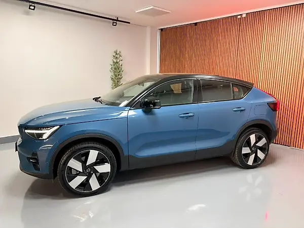 Volvo EX40 - Imagem 2