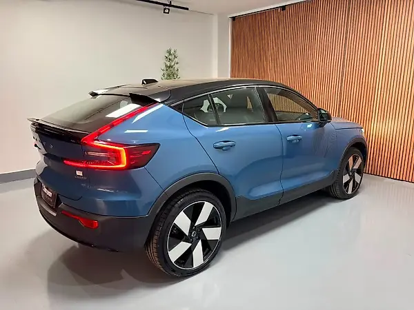 Volvo EX40 - Imagem 5