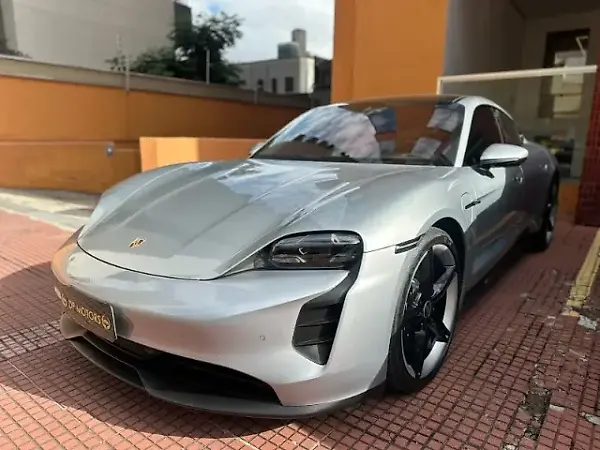 Porsche Taycan - Imagem 1