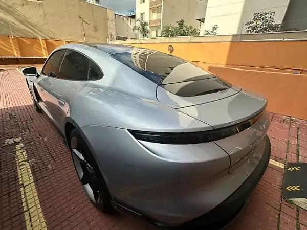 Porsche Taycan - Imagem 6