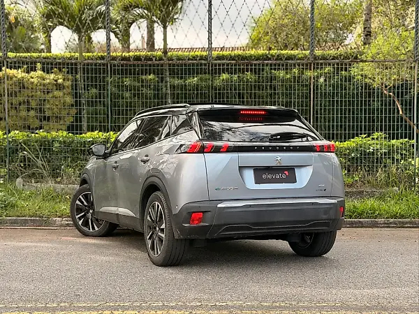 Peugeot E-2008 - Imagem 7