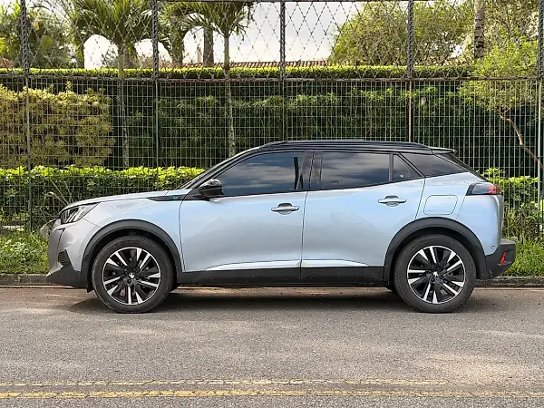 Peugeot E-2008 - Imagem 8