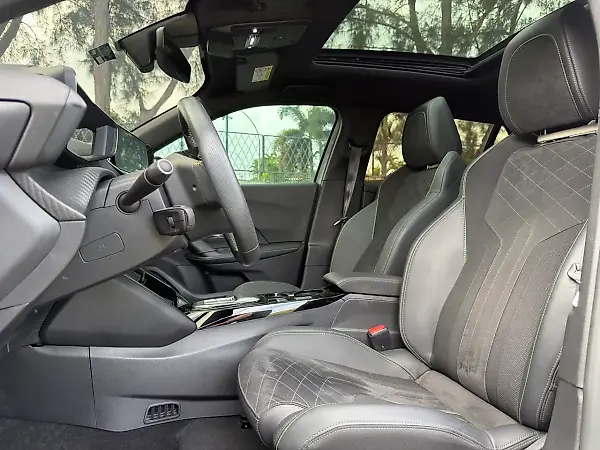 Peugeot E-2008 - Imagem 17