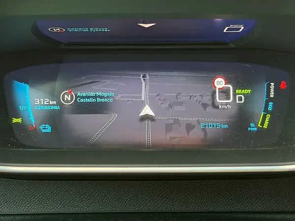 Peugeot E-2008 - Imagem 15