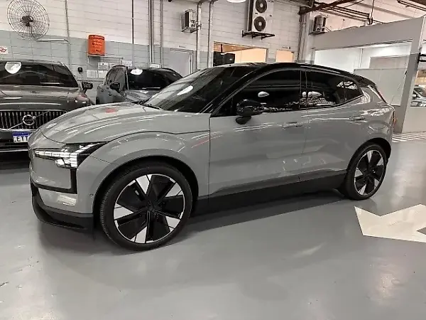 Volvo EX30 - Imagem 1