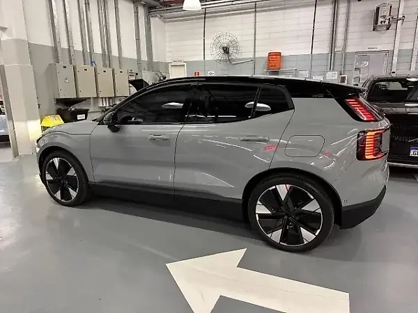 Volvo EX30 - Imagem 2