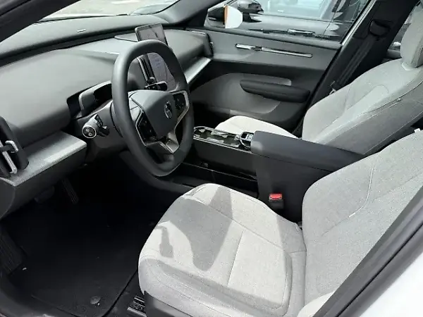 Volvo EX30 - Imagem 3