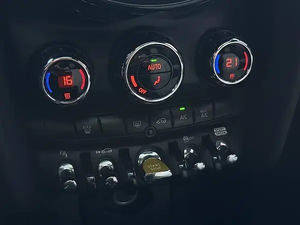 Mini Cooper SE - Imagem 8