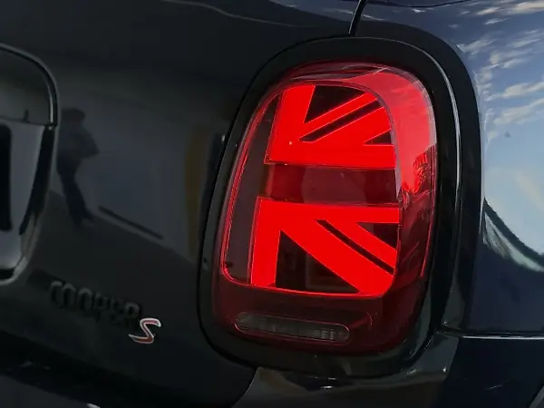Mini Cooper SE - Imagem 11