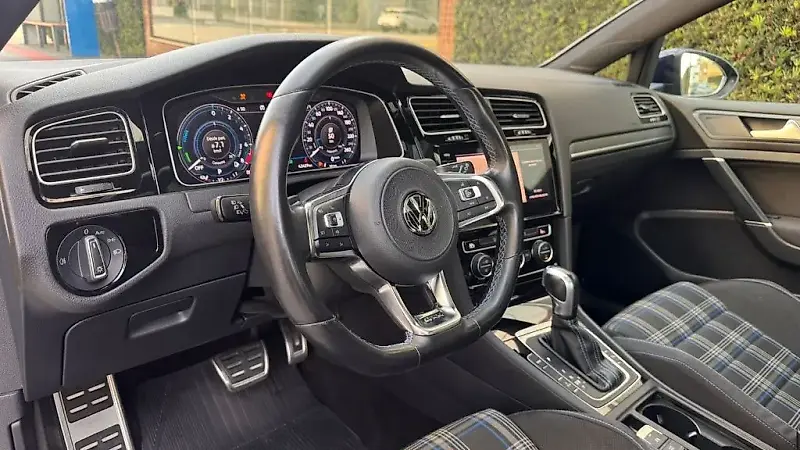 Volkswagen Golf  GTe - Imagem 12