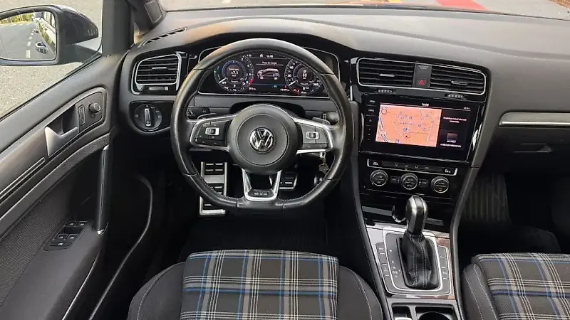 Volkswagen Golf  GTe - Imagem 18