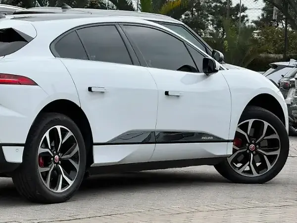 Jaguar I-pace - Imagem 7