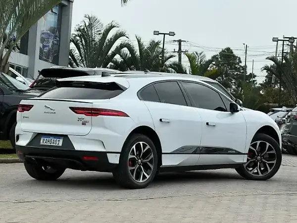 Jaguar I-pace - Imagem 13