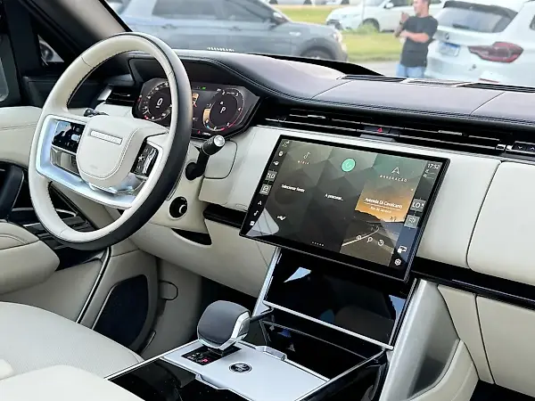 Land Rover Range Rover Sport Plug-in Hybrid - Imagem 11