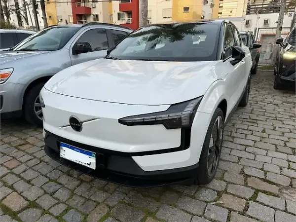 Volvo EX30 - Imagem 1