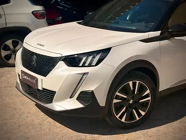 Peugeot E-2008 - Imagem 2