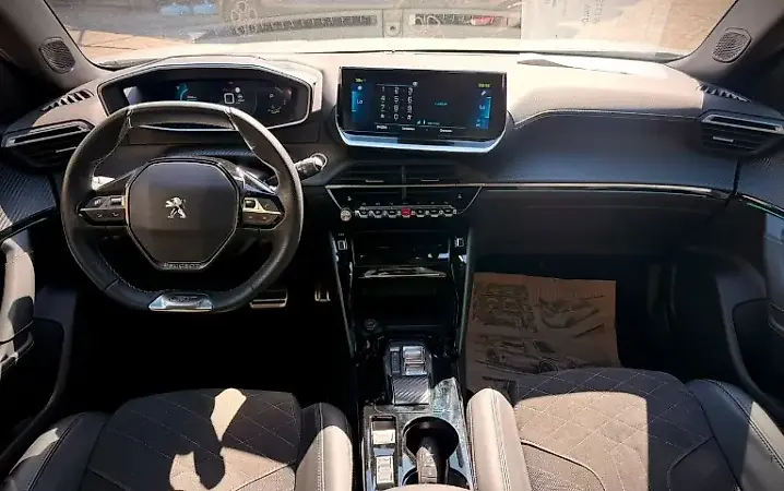 Peugeot E-2008 - Imagem 9