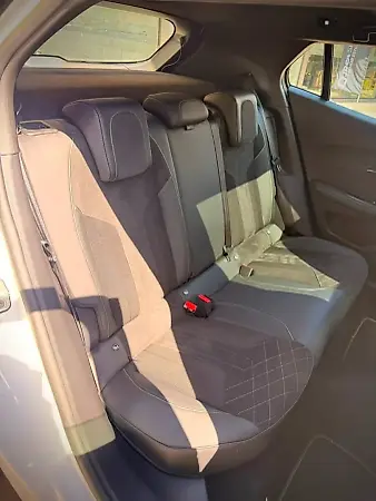 Peugeot E-2008 - Imagem 15