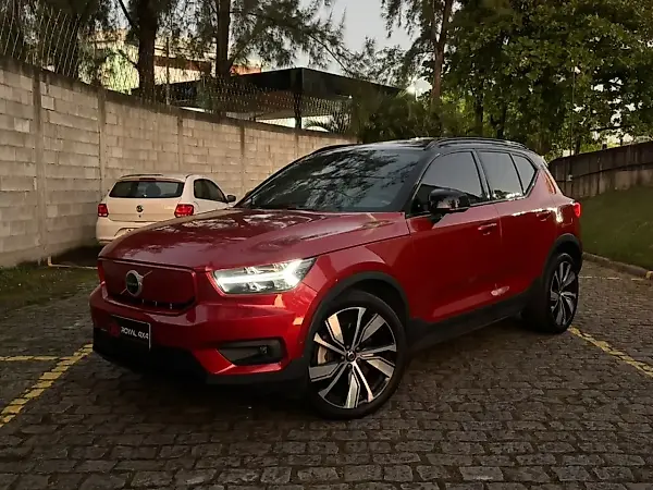 Volvo XC40 Recharge - Imagem 1