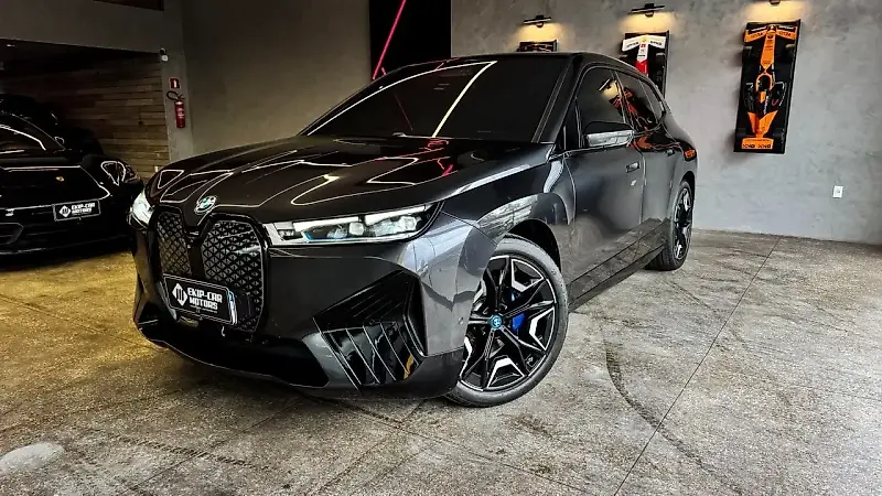 BMW Ix - Imagem 1