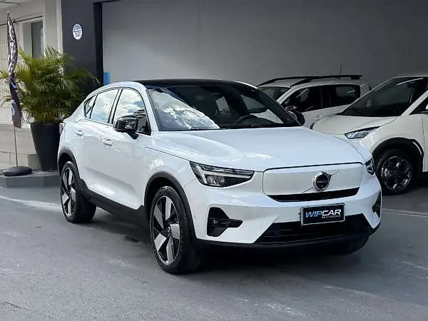 Volvo C40 Recharge - Imagem 1