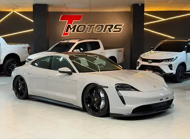 Porsche Taycan - Imagem 1