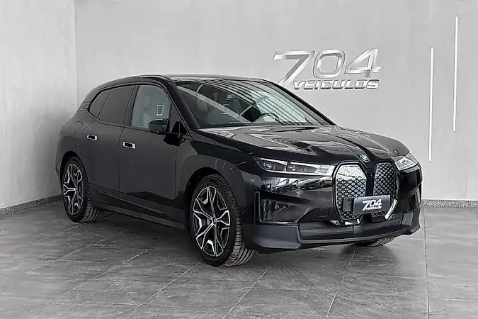 BMW Ix - Imagem 1