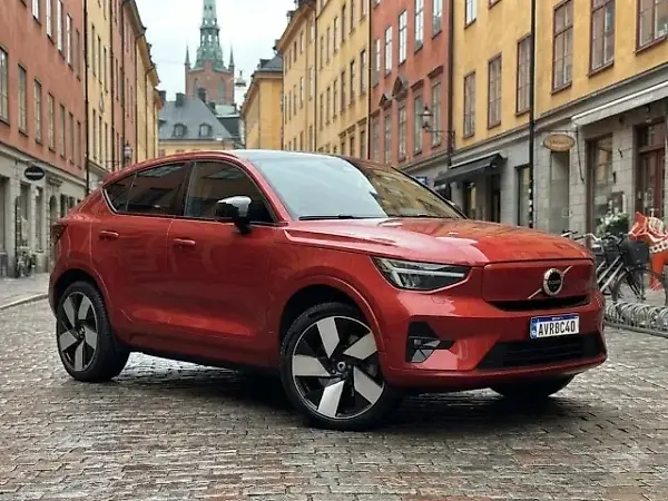 Volvo EX40 - Imagem 1