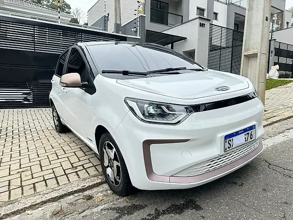 JAC E-JS1 - Imagem 1